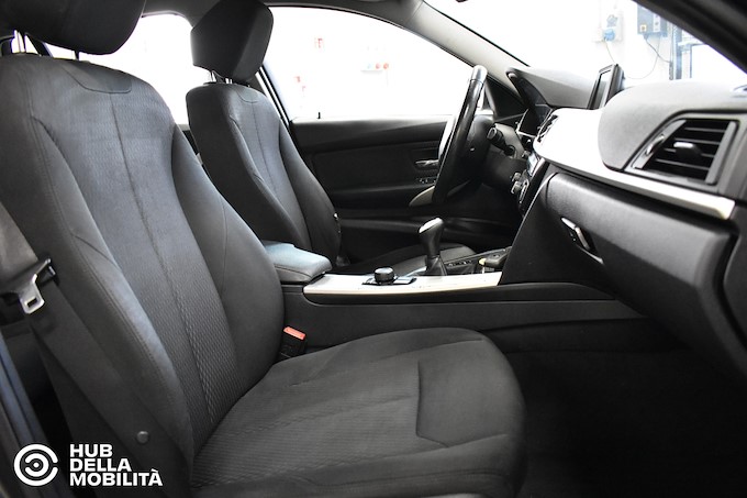 BMW 320d xDrive Touring Business Advantage